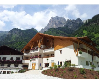 Südtirol: 2 ÜN/HP für 2 Erwachsene und bis zu 2 Kinder (bis 7 Jahre) im Standard..