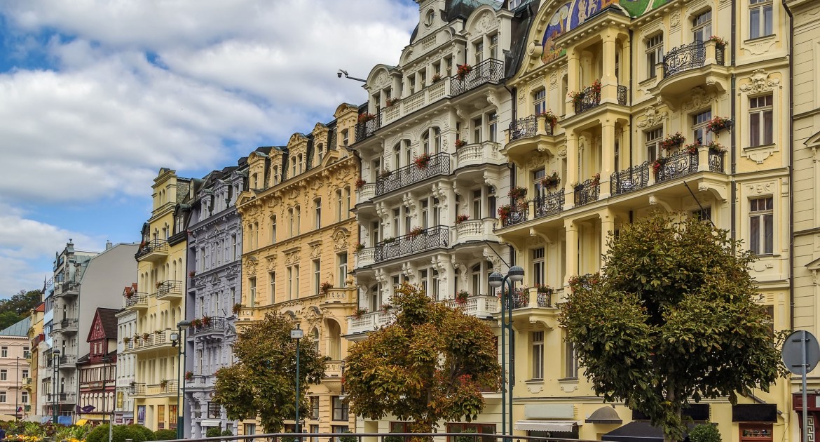Karlsbad: 3 Tage inkl. Halbpension, Sauna, Massage für 2 Personen im ASTORIA Hotel & Medical Spa für 229€