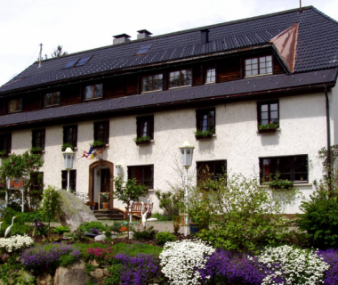 Schwarzwald: 3 Tage im 3* Hotel inkl. Frühstück für 2 Personen Hotel Das Landhaus Schwarzwald: 3 Tage im 3* Hotel inkl. Frühstück für 2 Personen Hotel Das Landhaus