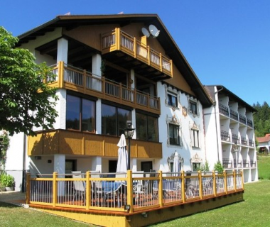 Bayern 2 Übernachtungen für 2 Personen im Komfort-Doppelzimmer mit 4 - Gang- Menü inkl. Frühstück im Ferien-Hotel Riesberghof Bayern 2 Übernachtungen für 2 Personen im Komfort-Doppelzimmer mit 4 - Gang- Menü inkl. Frühstück im Ferien-Hotel Riesberghof