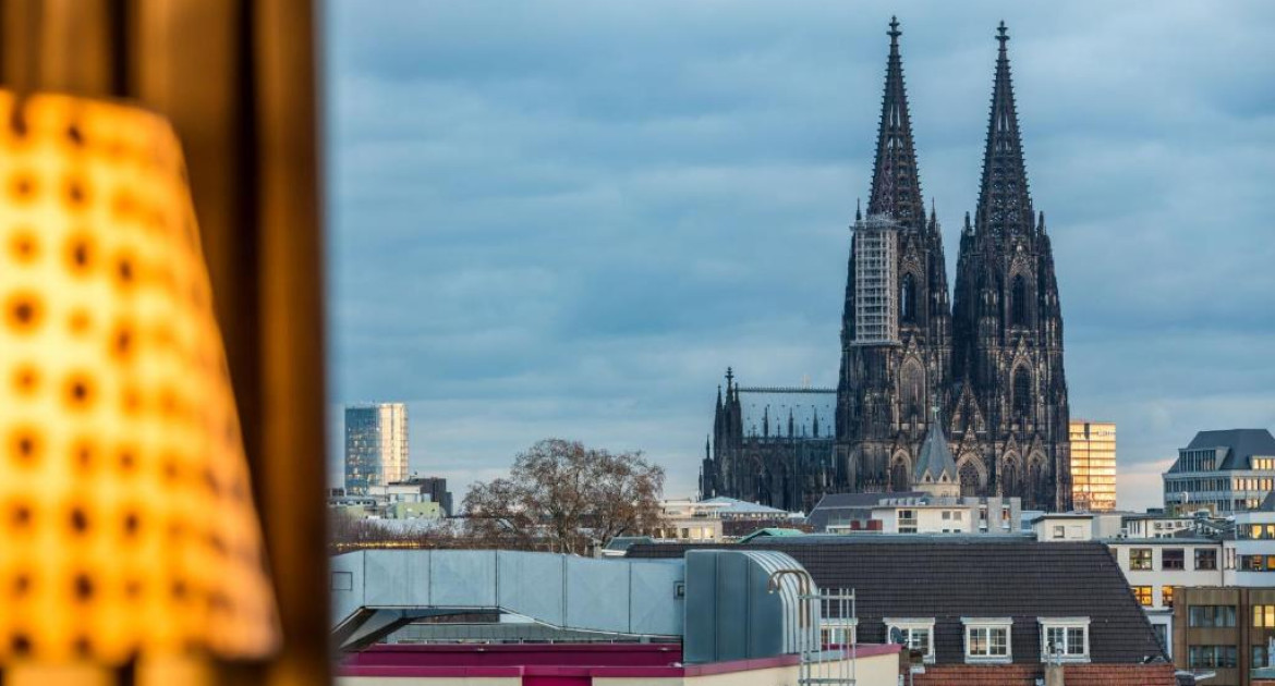 Köln: 1 Nacht Kurztrip für Zwei im Doppelzimmer inkl. Frühstück & Welcome Drink im modernen 4* The MIDTOWN HOTEL